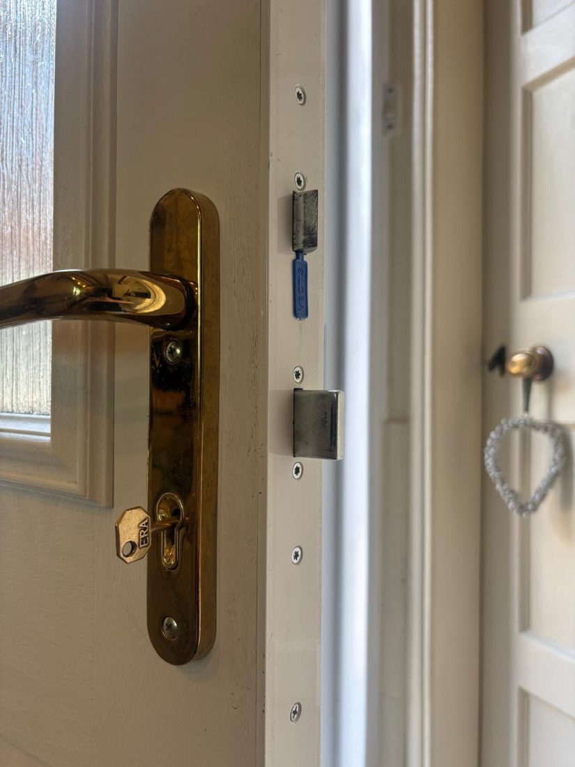 Era vectis failed keys just spinning- Replaced/converted the era gearbox to a euro version also fitted a new euro cylinder — uPVC Repair in Halifax by LocksmithLocal