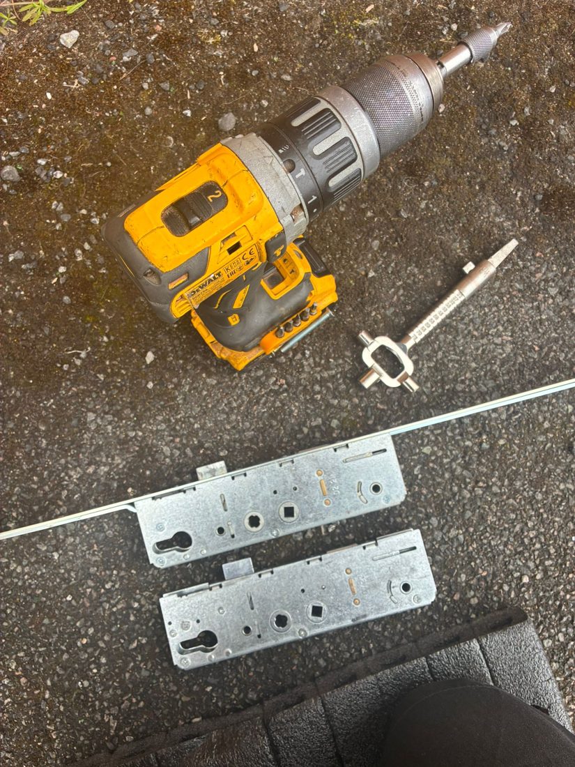 Replaced faulty centre case on composite door — Lock Change in Halifax by LocksmithLocal
