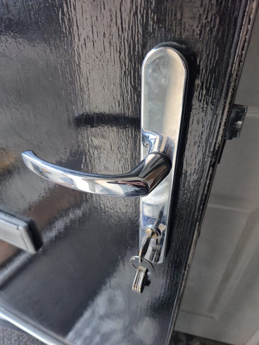 Gain entry and replace thumbturn — Lockout by LocksmithLocal