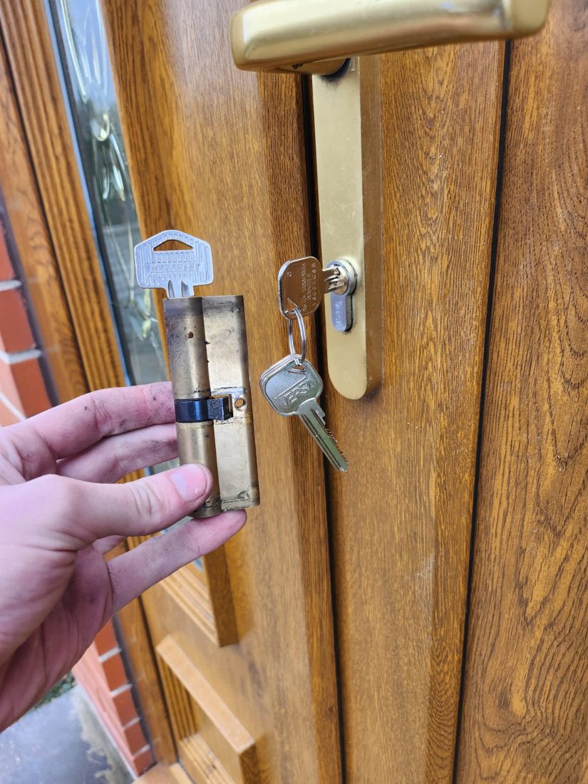 Replaced the faulty euro cylinder on the front uPVC door — Lock Upgrade in Halifax by LocksmithLocal