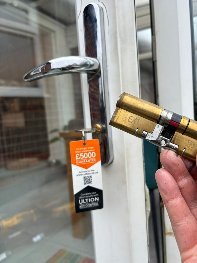 Faulty mechanism replaced and Wxm 3star lock fitted for new owners — uPVC Repair by LocksmithLocal