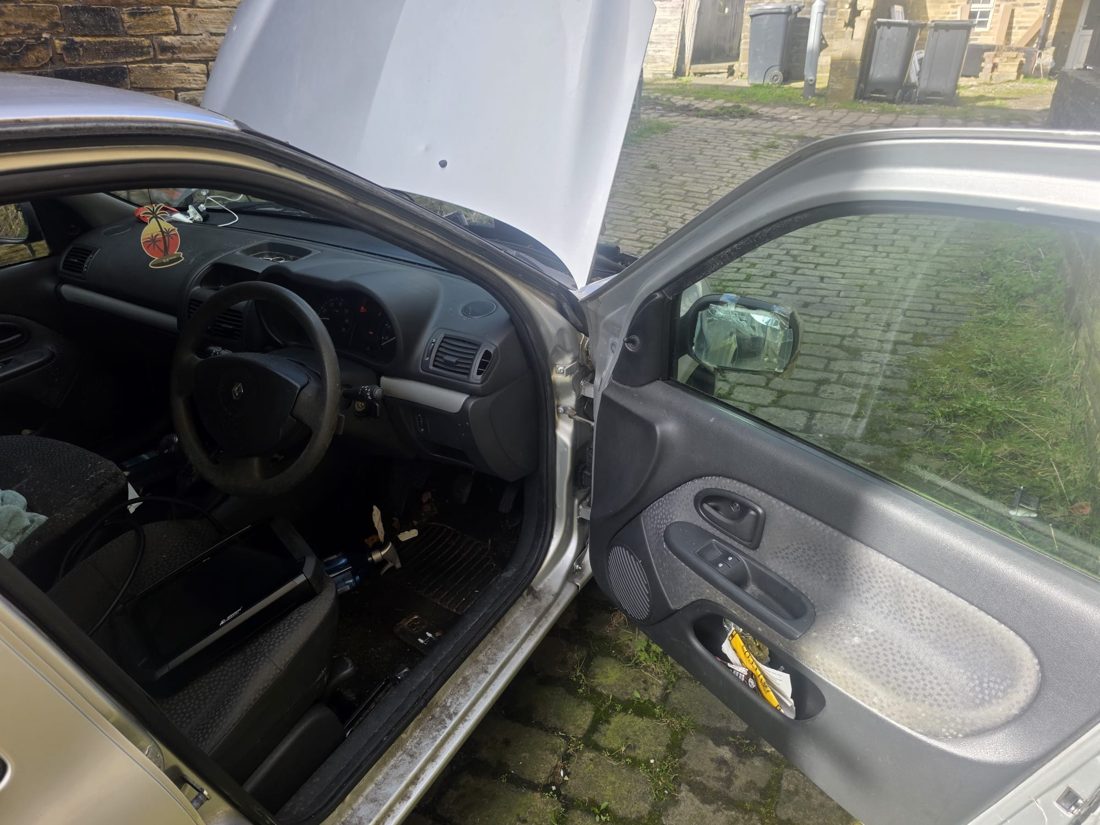 Renault clio all keys lost replaced — Lock Change in Halifax by LocksmithLocal