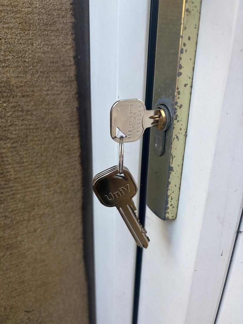 Replaced the euro Thumbturn cylinder on the front uPVC door — Lock Upgrade by LocksmithLocal