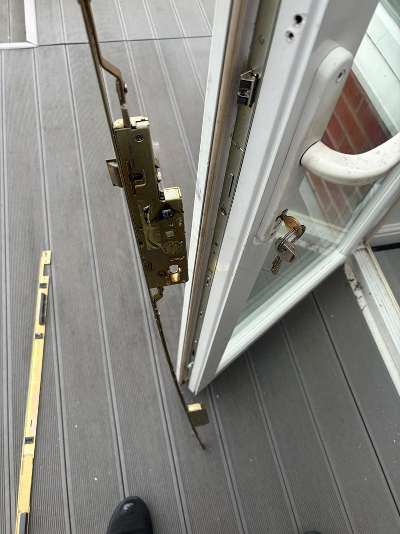 Full length avocet mechanism replace In the back patio door — uPVC Repair in Warmsworth by LocksmithLocal