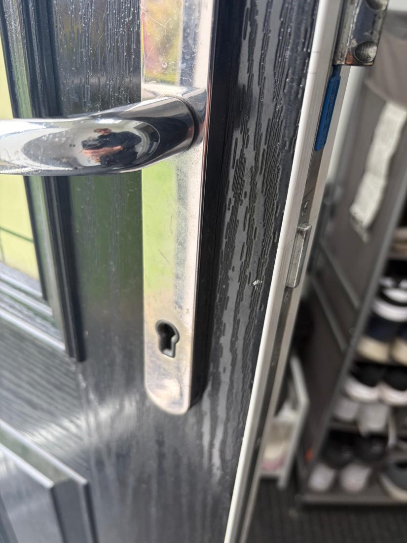 Replaced/converted the faulty era vectis gearbox to a normal era euro gearbox also replaced the handles and fitted a new high-security euro cylinder — uPVC Repair in Warmsworth by LocksmithLocal